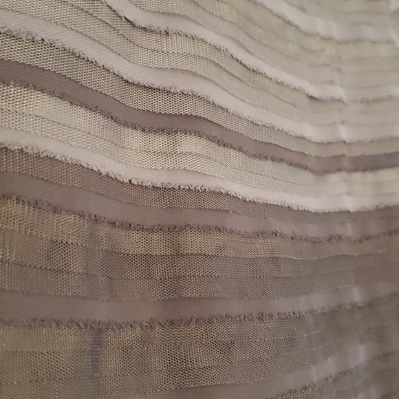 BCBG MAXAZRIA Grey Dress Like New Size 6 - Picture 3 of 9